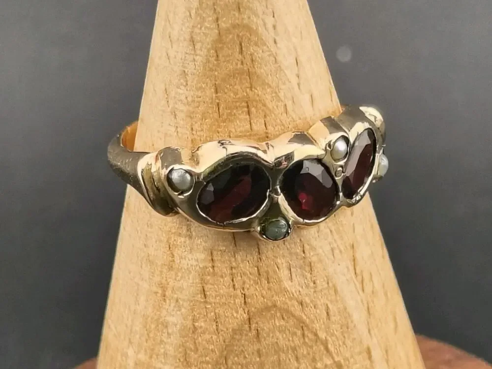 Vintage 14K Gold Red Glass Paste & Seed Pearl Ring 2.10g Size 6 Victorian Style